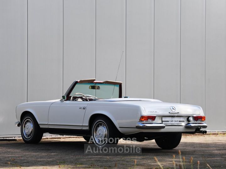 Mercedes 280 sl pagoda W113 2800 cc inline 6 cilinder 168 bhp - 27