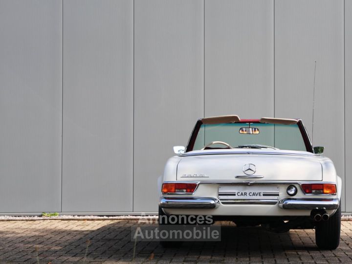 Mercedes 280 sl pagoda W113 2800 cc inline 6 cilinder 168 bhp - 30