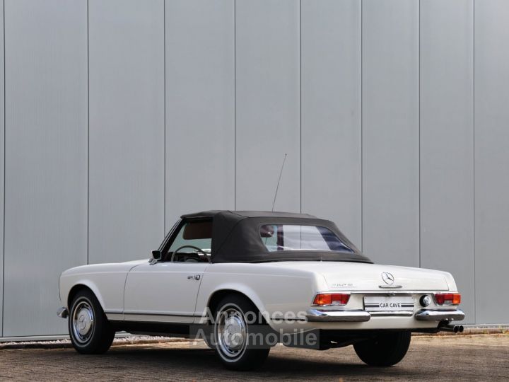 Mercedes 280 sl pagoda W113 2800 cc inline 6 cilinder 168 bhp - 37