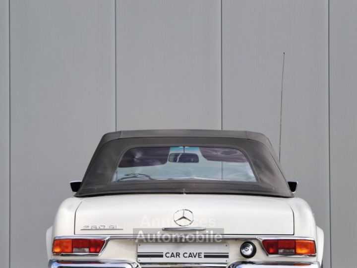 Mercedes 280 sl pagoda W113 2800 cc inline 6 cilinder 168 bhp - 38