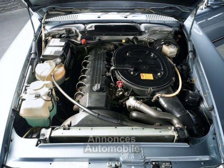 Mercedes 300 SL (R107) - 17