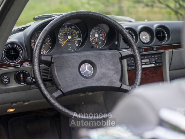 Mercedes 380 SL380 - 24