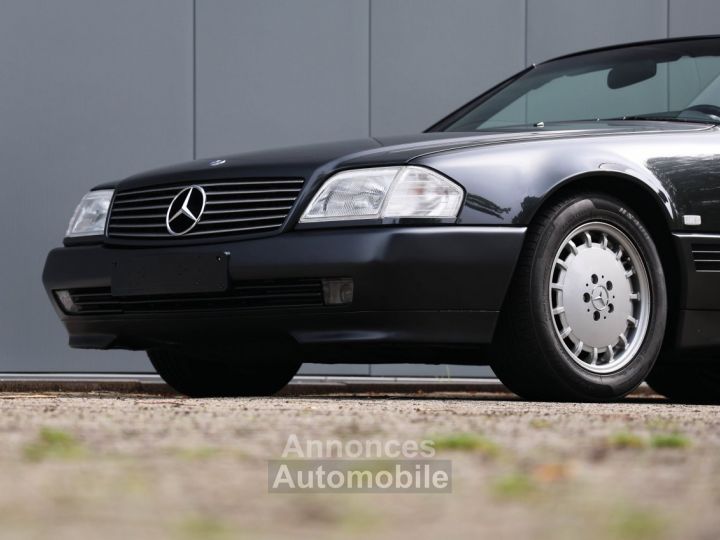 Mercedes 500 SL 5.0L V8 engine producing 333 bhp - 8