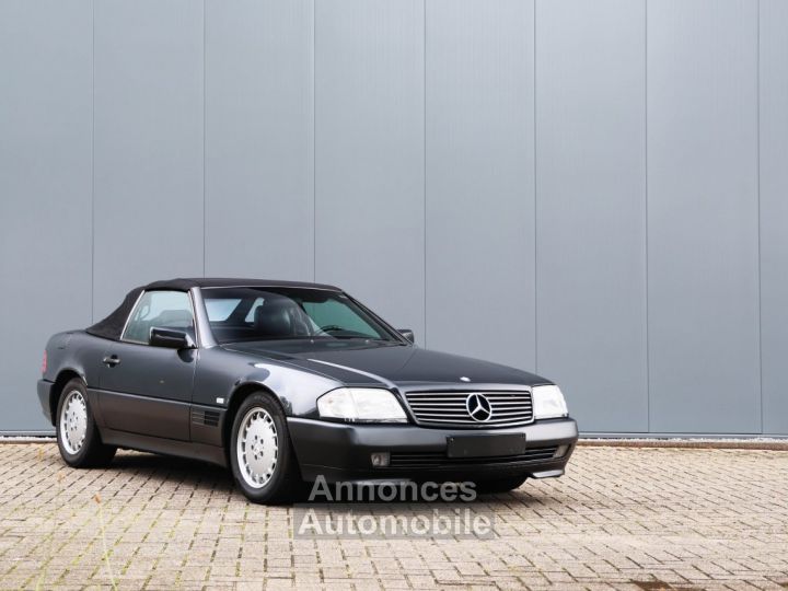 Mercedes 500 SL 5.0L V8 engine producing 333 bhp - 23