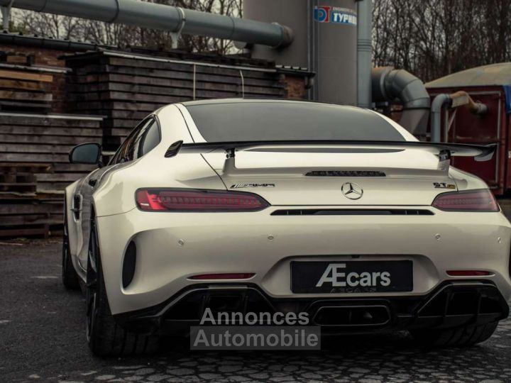 Mercedes AMG GT R - 4