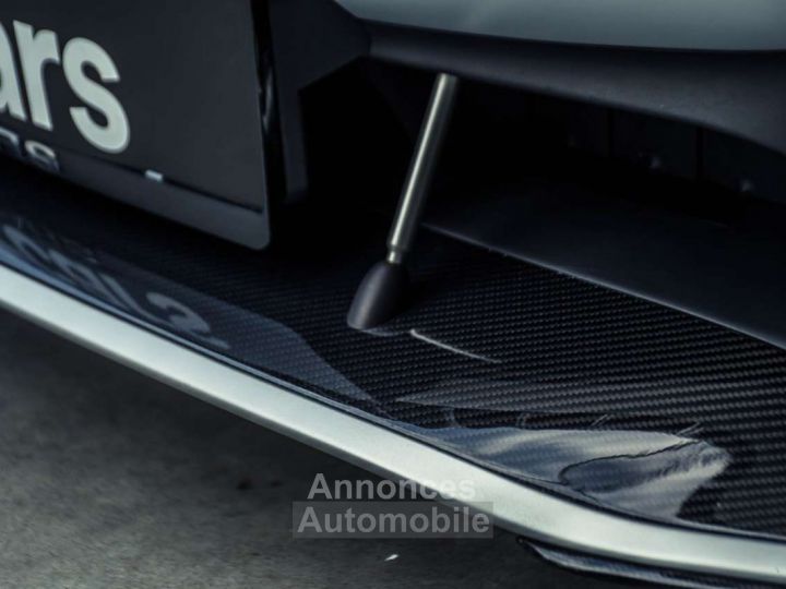 Mercedes AMG GT R PRO - 11