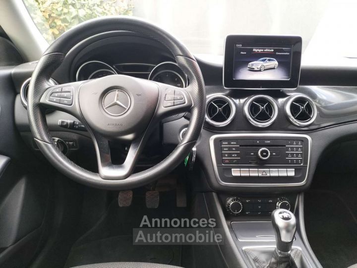 Mercedes CLA 180 d -JANTES 18 CAMERA CUIR TISSU VOITURE BELGE - 15