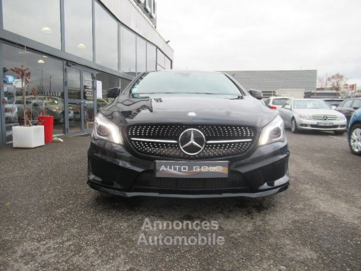 Mercedes CLA CLASSE SHOOTING BRAKE 220 d AMG LINE 7-G DCT A - 2