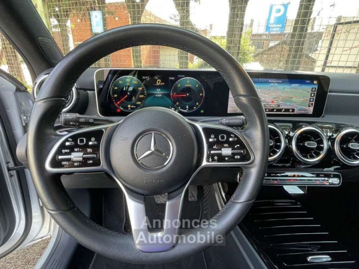 Mercedes Classe A 180 D*BOITE AUTO*WIDE SCREEN *CAMERA *PACK SPORT *STATIONNEMENT AUTOMATIQUE *EURO6* - 10