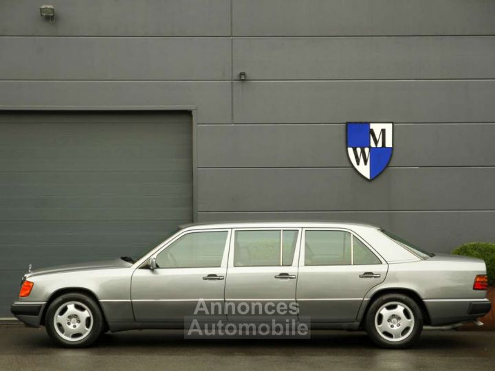 Mercedes Classe E 260 Pullman Limousine 6 Doors V124 - 3