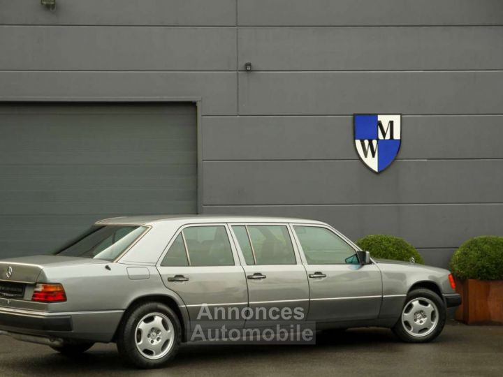 Mercedes Classe E 260 Pullman Limousine 6 Doors V124 - 6