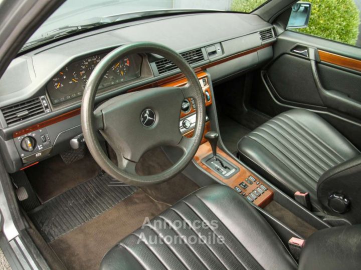 Mercedes Classe E 260 Pullman Limousine 6 Doors V124 - 15