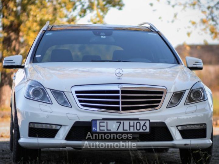 Mercedes Classe E Class estate 63 amg 212 5461 cc 517 BHP - 9