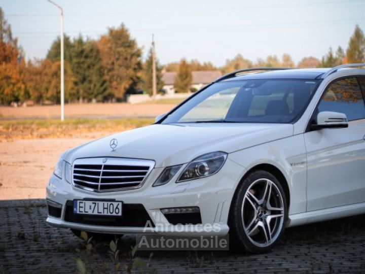 Mercedes Classe E Class estate 63 amg 212 5461 cc 517 BHP - 30