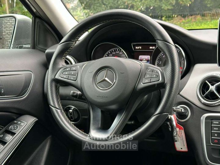 Mercedes Classe GLA 180 - 122 cv ! S. Chauffants Navi PDC Eu6b - 16