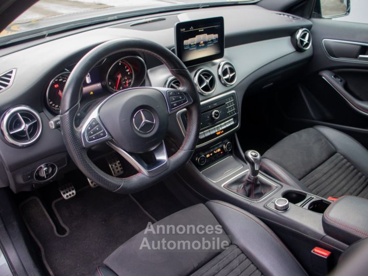 Mercedes Classe GLA 180 AMG-PACK Benzine - 1STE EIGENAAR - HISTORIEK - SPORTZETELS - ZETELVERWARMING - CAMERA - XENON - ISOFIX - 12