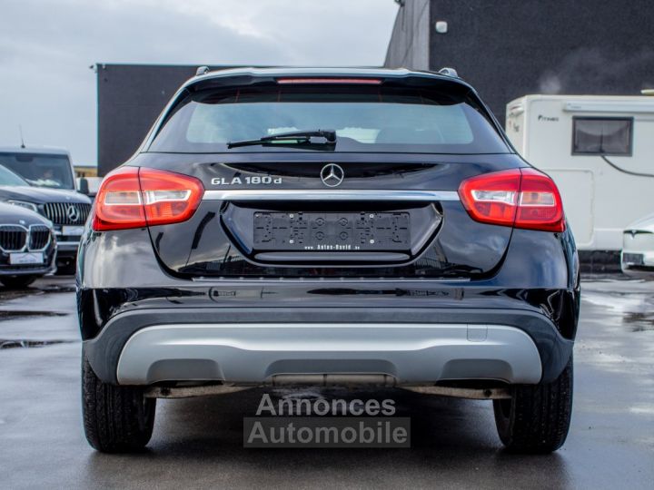 Mercedes Classe GLA 180 d - PARKEERCAMERA - NAVIGATIE - AIRCO - STIJL PAKKET - ZETELVERWARMING - EURO 6B - 9