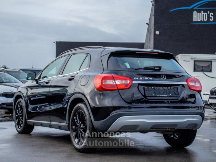 Mercedes Classe GLA 180 d - PARKEERCAMERA - NAVIGATIE - AIRCO - STIJL PAKKET - ZETELVERWARMING - EURO 6B - 10