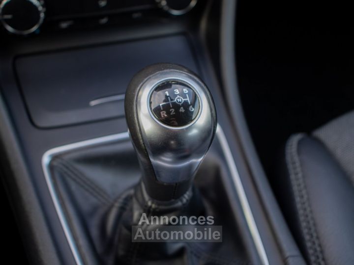 Mercedes Classe GLA 180 d - PARKEERCAMERA - NAVIGATIE - AIRCO - STIJL PAKKET - ZETELVERWARMING - EURO 6B - 24