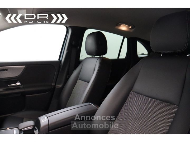 Mercedes Classe GLA 200 D 7 GTRONIC BUSINESS SOLUTION - NAVI WIDESCREEN - 41