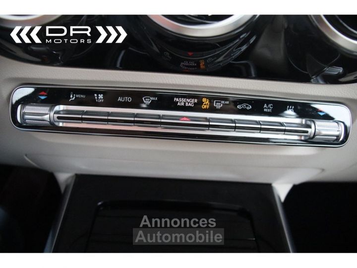 Mercedes Classe GLA 250 7 GTRONIC LUXURY LINE - LEDER NAVI DAB PANODAK MIRROR LINK - 24