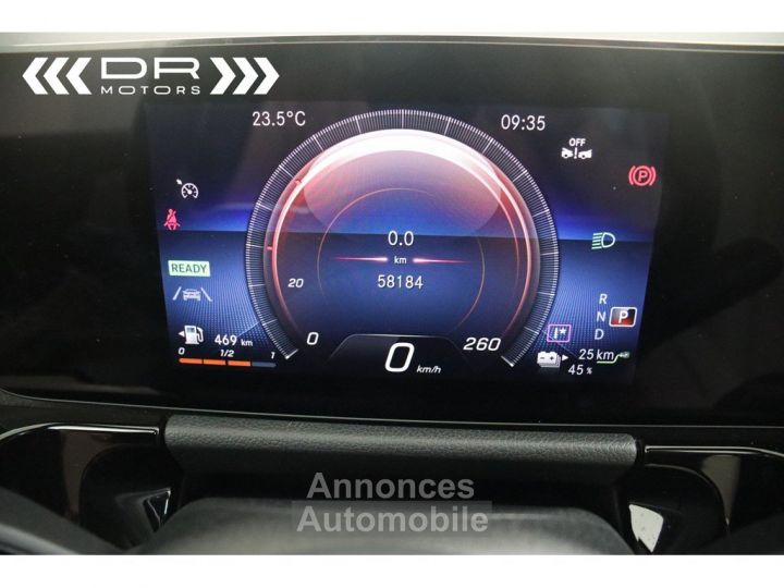 Mercedes Classe GLA 250 7 GTRONIC LUXURY LINE - LEDER NAVI DAB PANODAK MIRROR LINK - 32