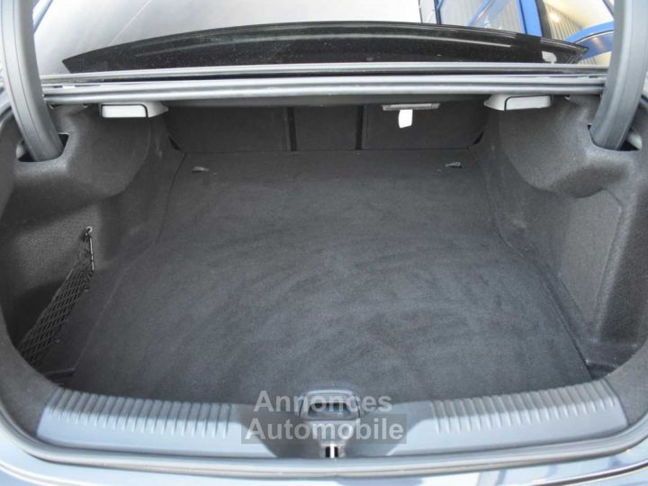 Mercedes CLS 300 d AMG-Line Blind Spot Camera Ambient Lightning - 25