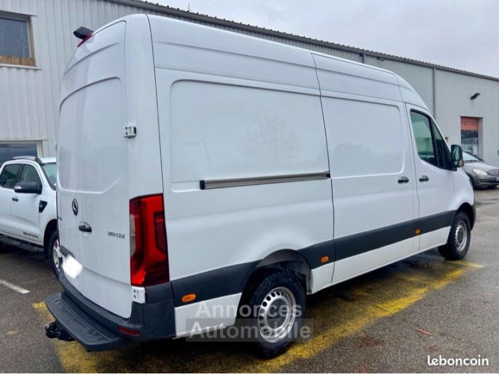 Mercedes Sprinter MERCEDES BENZ L2H2 319 CDI V6 190 CH 3T5 PROPULSION Camera 360 Carplay Regulateur adaptatif - 2