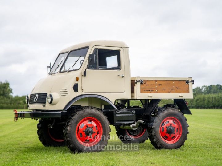 Mercedes Unimog Benz  type 401 - 5