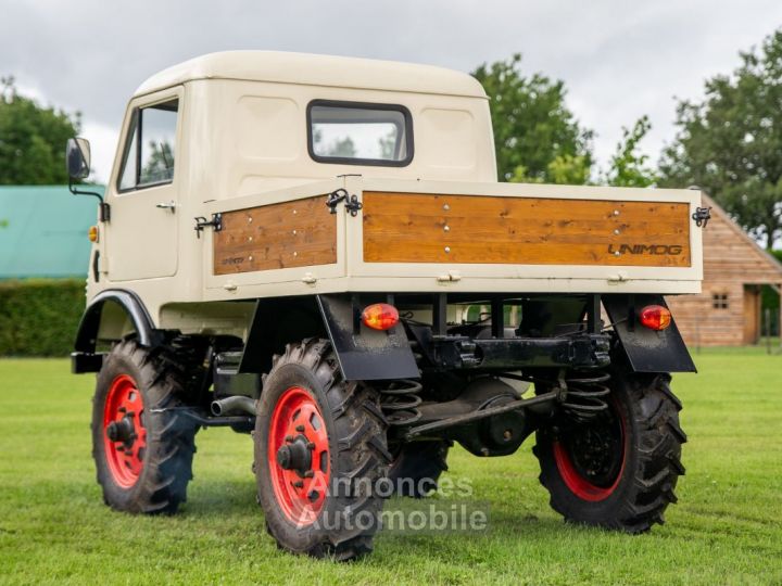 Mercedes Unimog Benz  type 401 - 15