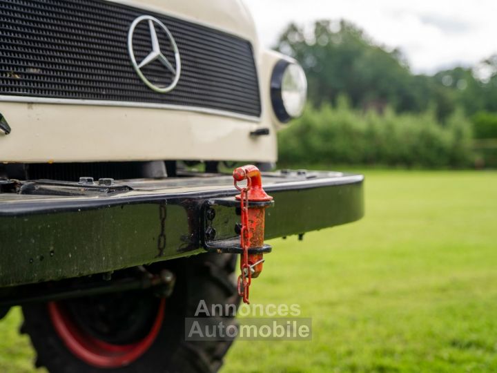 Mercedes Unimog Benz  type 401 - 27