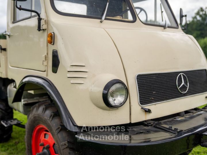 Mercedes Unimog Benz  type 401 - 28