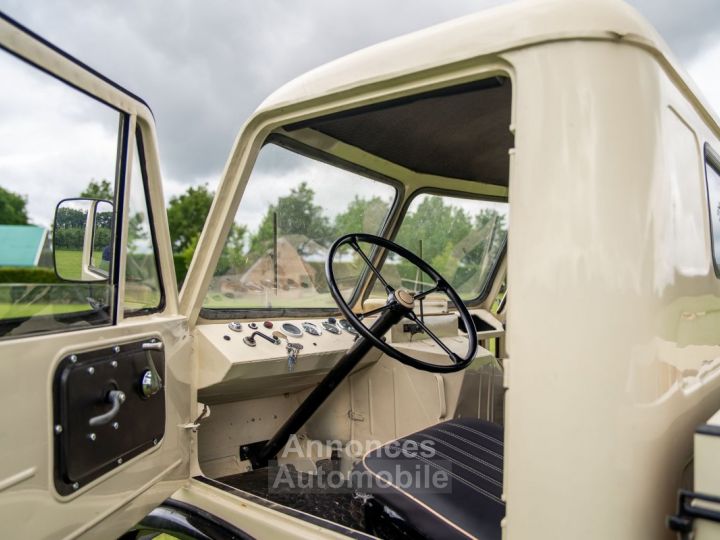 Mercedes Unimog Benz  type 401 - 36