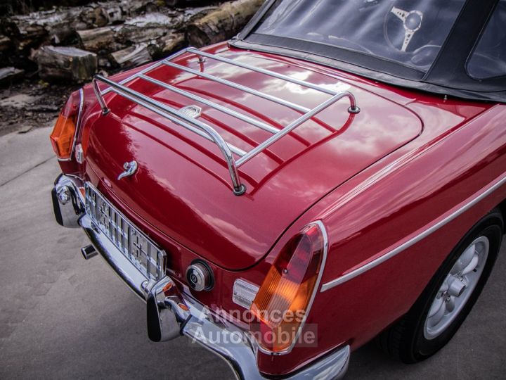 MG MGB Tourer 1.8 Cabrio Overdrive - OLDTIMER - RWD - LEDER - 28