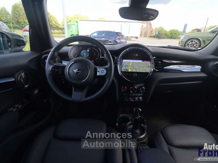 Mini Cooper 5-DEUR AUT LEDER NAVI APPLE BLACK PACK - 19