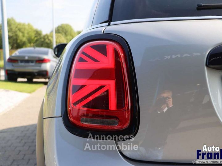 Mini Cooper AUT 3-D APPLE CARPL NAVI BLACK-PACK 16 - 11