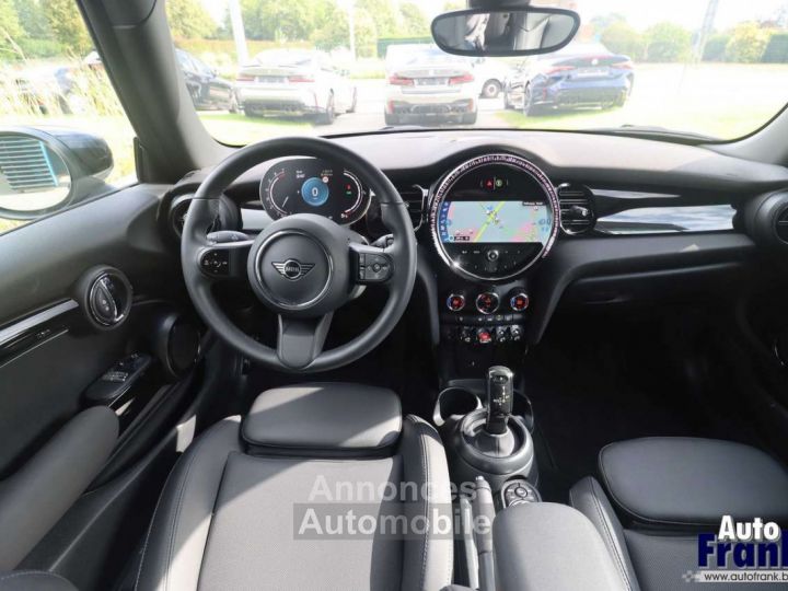 Mini Cooper AUT 3-D APPLE CARPL NAVI BLACK-PACK 16 - 19