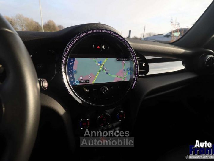 Mini Cooper AUT 3-D APPLE CARPL NAVI BLACK-PACK 16 - 26