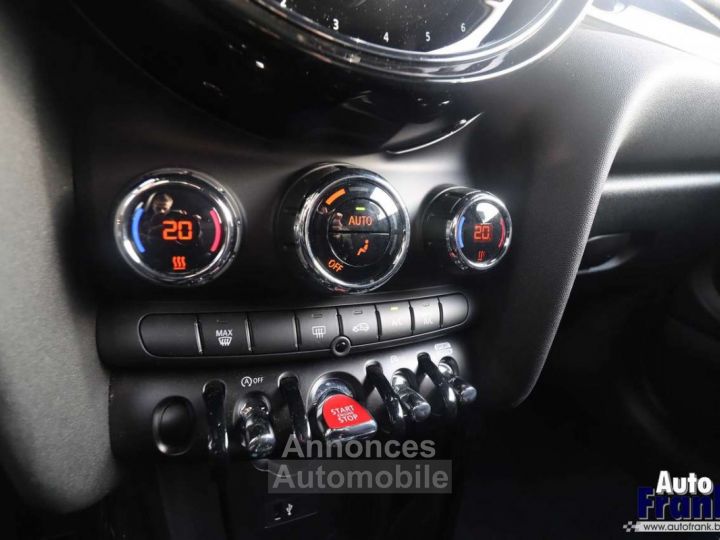 Mini Cooper AUT 3-D APPLE CARPL NAVI BLACK-PACK 16 - 33