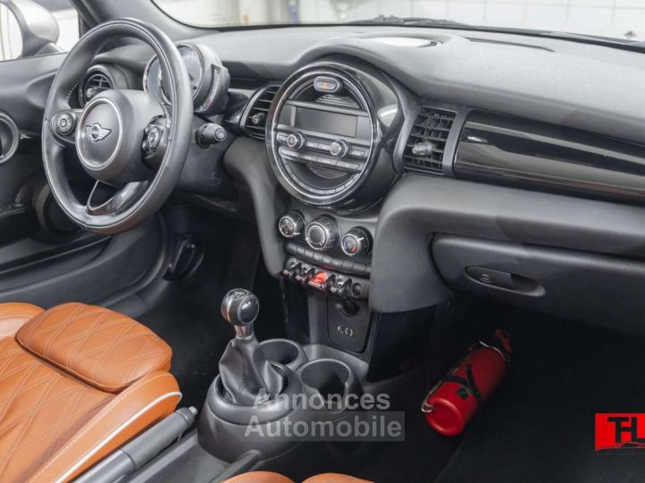 Mini Cooper Cabrio 1.5 Sport Pack-Leather-18 JCW - 21