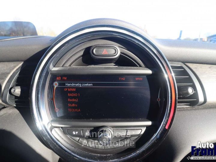 Mini Cooper D AUT NAVI LEDER PANO -HUD PDC A - 29