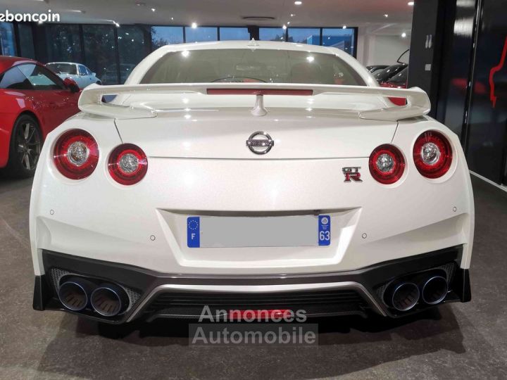 Nissan GT-R GTR R35 Gentleman Edition - 3