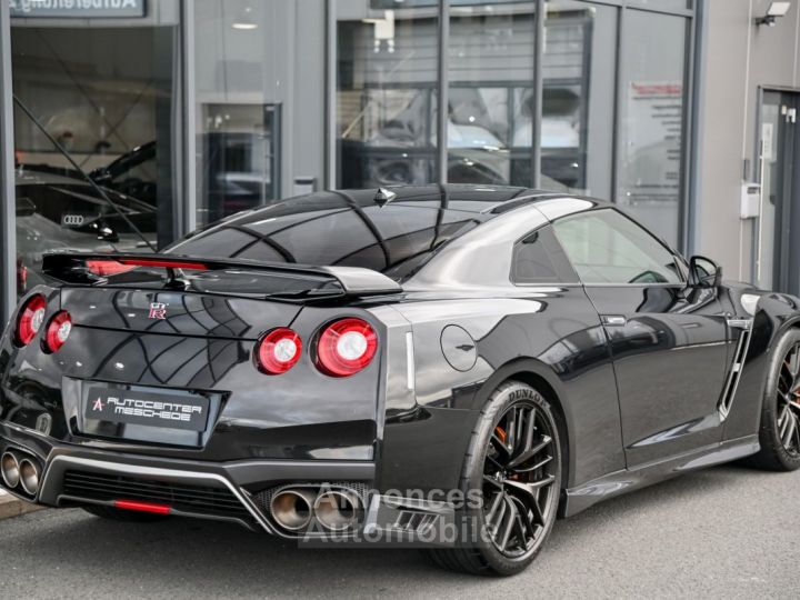 Nissan GT-R Prestige Edition - 4