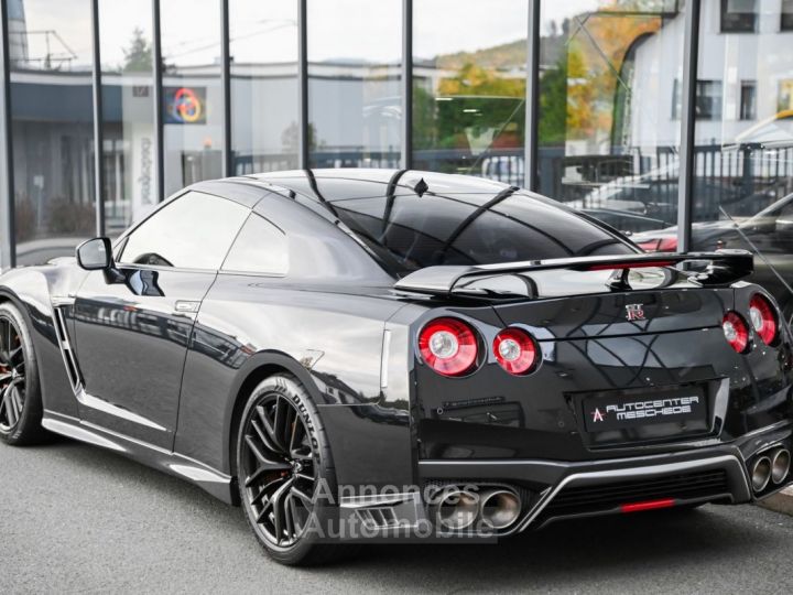 Nissan GT-R Prestige Edition - 5