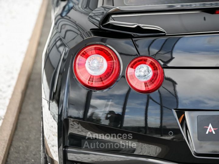 Nissan GT-R Prestige Edition - 21