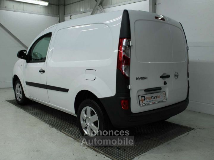 Nissan NV250 - 11