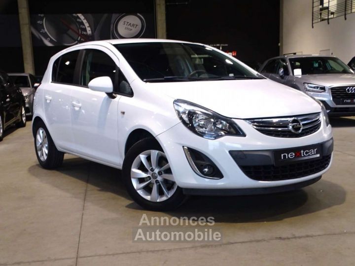 Opel Corsa 1.2i Cosmo - 2