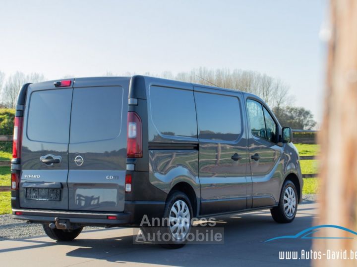 Opel Vivaro 1.6 DTCi L2H1 - 3 ZITPLAATSEN - 1 EIGENAAR - PARKEERCAMERA - AIRCO - CRUISECONTROL - TREKHAAK - EURO 6 - 12