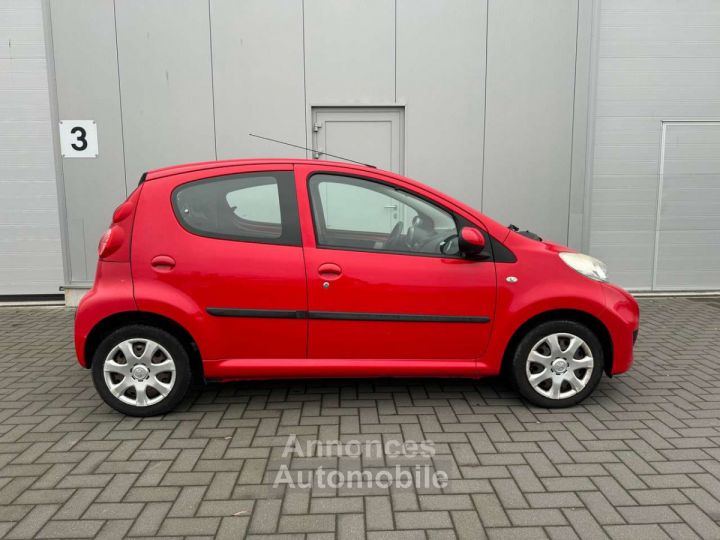 Peugeot 107 1.0i Urban FAIBLE KILOMÉTRAGE GARANTIE 12 M - 7