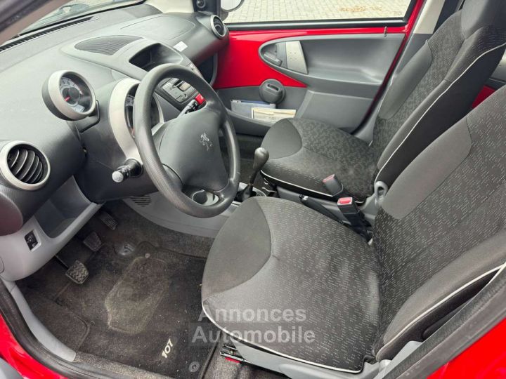 Peugeot 107 1.0i Urban FAIBLE KILOMÉTRAGE GARANTIE 12 M - 9